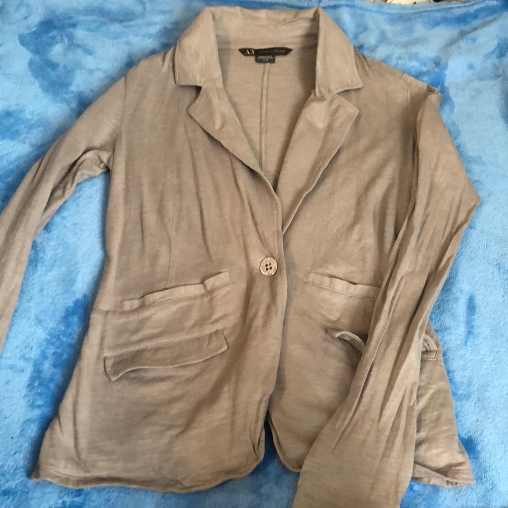 Slim fitting gray blazer